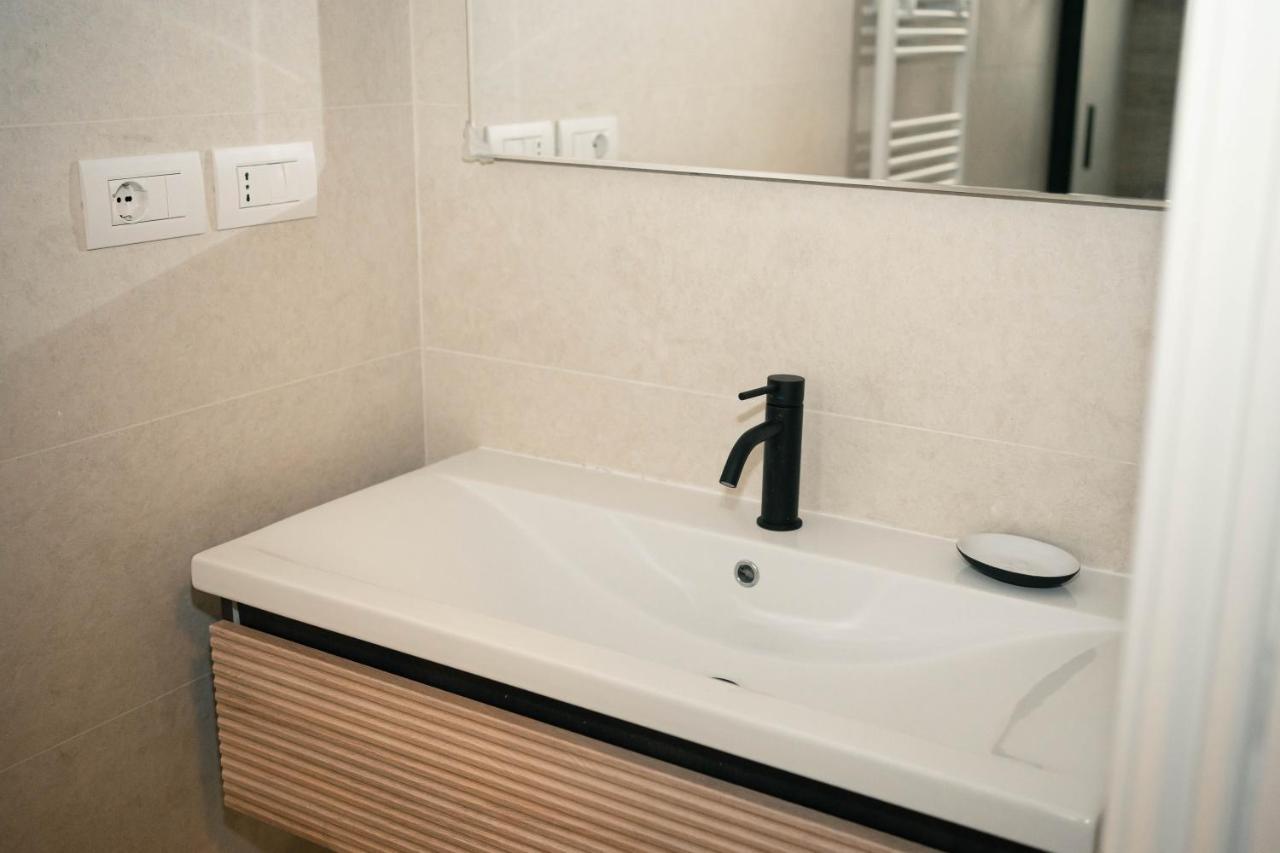 Black Marble - Design Apartment Bari Dış mekan fotoğraf