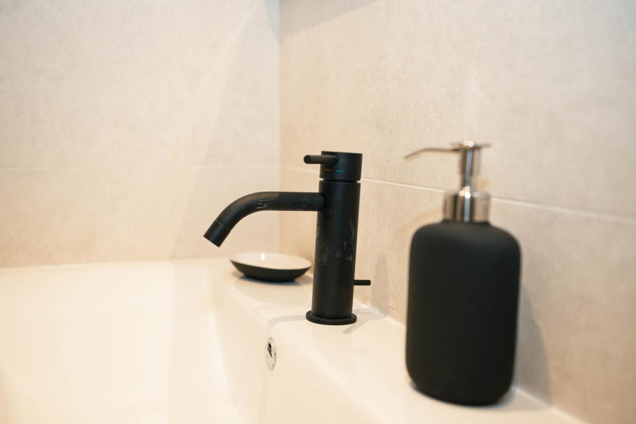 Black Marble - Design Apartment Bari Dış mekan fotoğraf